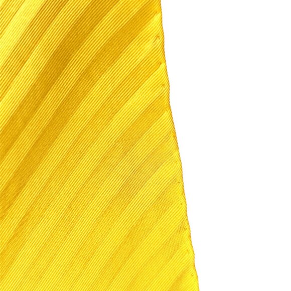 Hermès 100% Silk Pleated Scarf, ironed flat to highlight refined look in wear - Picture 8 of 14